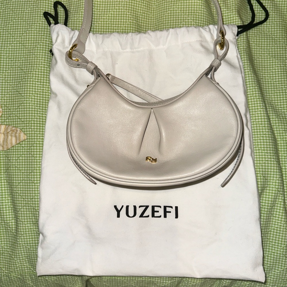 Yuzefi, cream shoulder bag